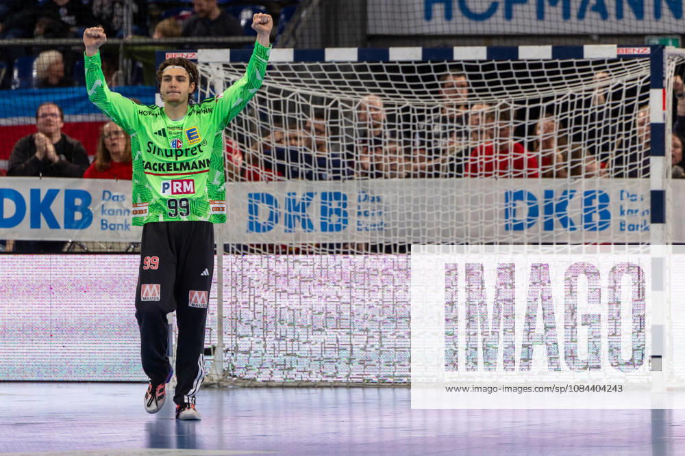 Torwart Tin Herceg (HC Erlangen, 99) jubelt am Tor. GER, HC Erlangen vs. MT Melsungen, Handball, Opel Handball-Bundesliga, 8. Spieltag, Spielzeit 2026 2027, 11.10.2026 GER, HC Erlangen vs. MT Melsungen, Handball, Opel Handball-Bundesliga, 8. Spieltag, Spielzeit 2026 2027, 11.10.2026 Nuernberg