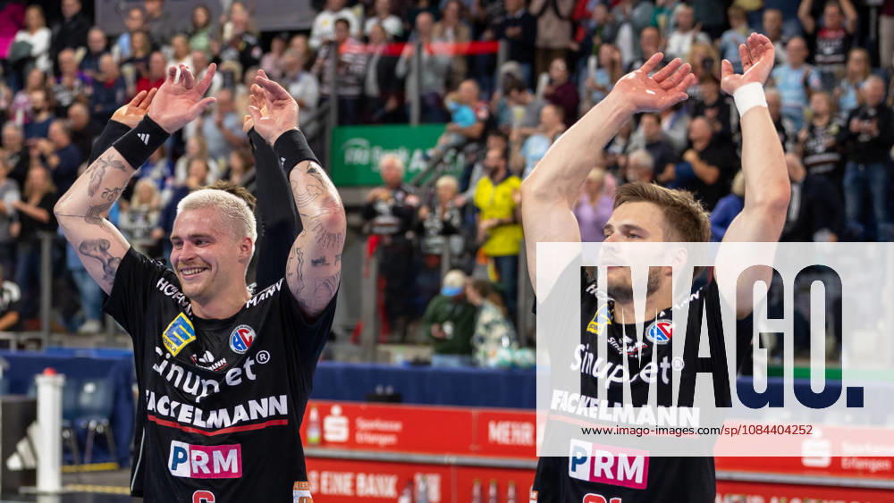 Freude bei Marek Nissen (HC Erlangen, 06) und Christopher Bissel (HC Erlangen, 21) nach dem Sieg GER, HC Erlangen vs. MT Melsungen, Handball, Opel Handball-Bundesliga, 8. Spieltag, Spielzeit 2026 2027, 11.10.2026 GER, HC Erlangen vs. MT Melsungen, Handball, Opel Handball-Bundesliga, 8. Spieltag, Spielzeit 2026 2027, 11.10.2026 Nuernberg