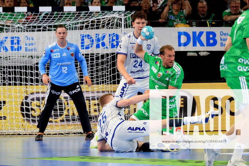 GER Deutschland, Handball, 1.Bundesliga, 27.08.2026, Saison 2026 2027, Berlin, Fuechse Berlin vs TBV Lemgo Lippe Max Darj ( Fuechse Berlin 5 ), Palicka, Andreas ( Fuechse Berlin 12 ), Niels Versteijnen ( Lemgo 25 ), Joel Willecke ( Lemgo 24 ) nordphoto GmbH Engler Berlin Max-Schmeling-Halle Berlin Deutschland