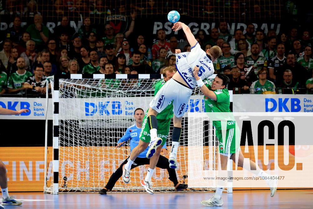 GER Deutschland, Handball, 1.Bundesliga, 27.08.2026, Saison 2026 2027, Berlin, Fuechse Berlin vs TBV Lemgo Lippe Palicka, Andreas ( Fuechse Berlin 12 ), Simak, Frederik ( Fuechse Berlin 9 ), Max Darj ( Fuechse Berlin 5 ), Niels Versteijnen ( Lemgo 25 ) nordphoto GmbH Engler Berlin Max-Schmeling-Halle Berlin Deutschland