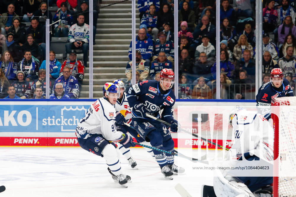 Max Bolle (EHC Red Bull Muenchen, 01) und Alex Peters (Schwenninger Wild Wings, 06), GER, Schwenninger Wild Wings vs. EHC Red Bull Muenchen, Eishockey, PENNY DEL, 8. Spieltag, Spielzeit 2026 2027, 11.10.2026 GER, Schwenninger Wild Wings vs. EHC Red Bull Muenchen, Eishockey, PENNY DEL, 8. Spieltag, Spielzeit 2026 2027, 11.10.2026 Schwenningen