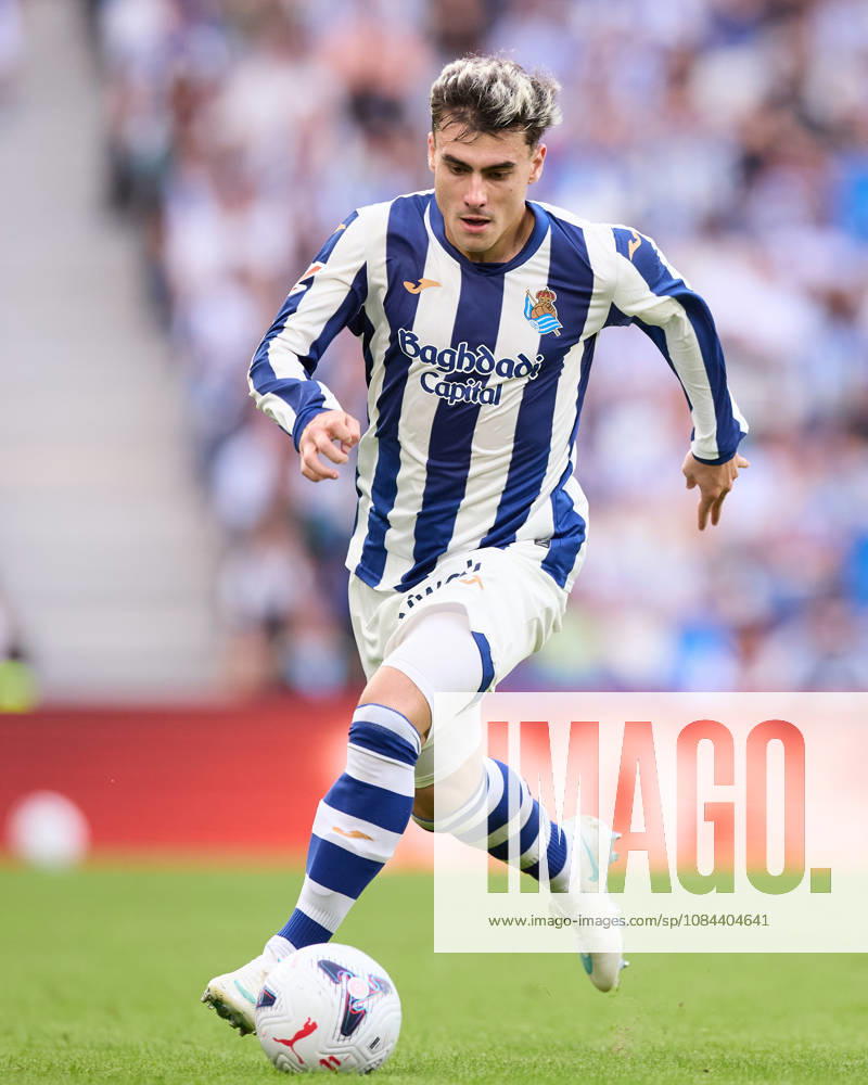 Ander Barrenetxea of Real Sociedad in action during the LaLiga EA Sports match between Real Sociedad and RC Deportivo de A Coruna at Anoeta on October 11, 2026, in San Sebastian, Spain. San Sebastian Spain - ZUMAa181 20261011_zaa_a181_171