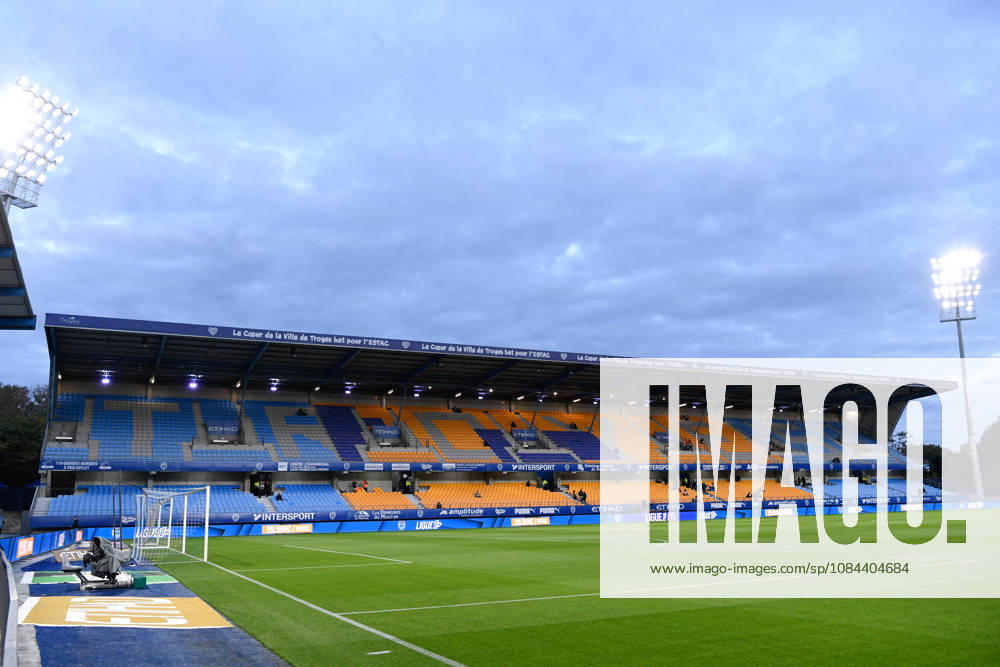 ESTAC Troyes v Olympique de Marseille - Ligue 1 McDonald s 2026 2027 General View of Stade de l Aube during Ligue 1 McDonald s match between Troyes and Marseille at Stade de l Aube on October 11, 2026 in Troyes, France. Troyes France