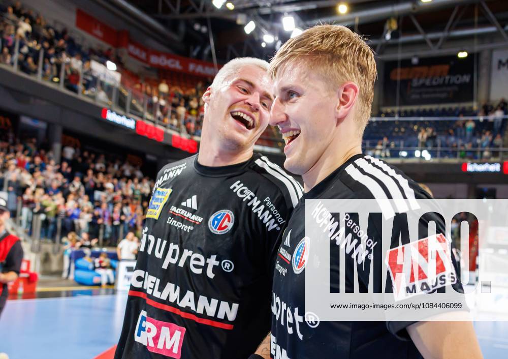 Handball - 1. Bundesliga OPEL HBL - Saison 2026 2027 - 08. Spieltag: HC Erlangen Metropolregion Nürnberg HCE - MT Melsungen - DaMa - - Jubel Freude nach Spielende - Christopher Bissel (21, HC Erlangen HCE ) Sander Andreassen Overjordet ( 8, HC Erlangen HCE )