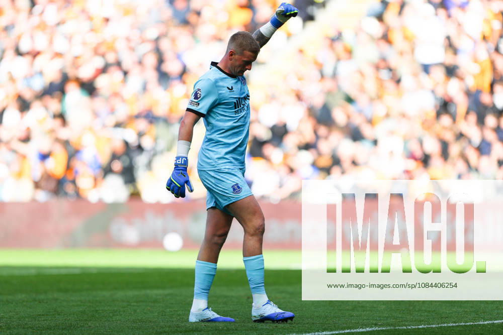 KINGSTON UPON HULL, ENGLAND, OCTOBER 11: Jordan Pickford of Everton FC celebrates Brennan Johnsons disallowed goal during a Premier League 2026-27 match between Hull City and Everton FC at the MKM Stadium on October 11, 2026 in Kingston Upon Hull, England. (Photo by Zach Forster Sports Press Photo)