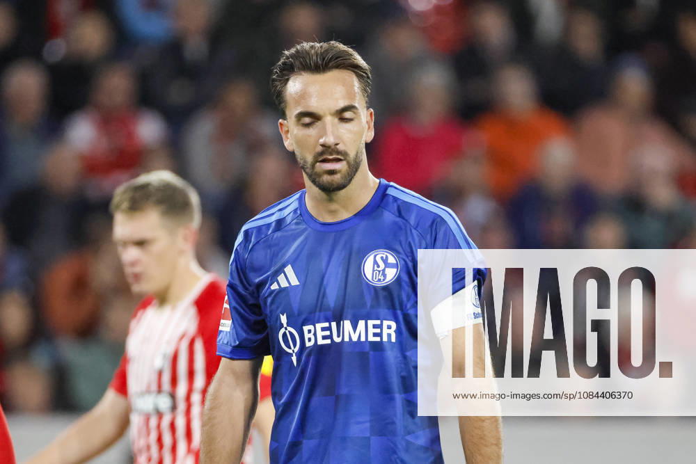 Kenan Karaman (FC Schalke, 19) , Deutschland, Fussball, 1. Bundesliga, 5.Spieltag, 2026 2027, SC Freiburg vs. FC Schalke 04, 11.10.2026, Freiburg im Breisgau Europa-Park Stadion Deutschland