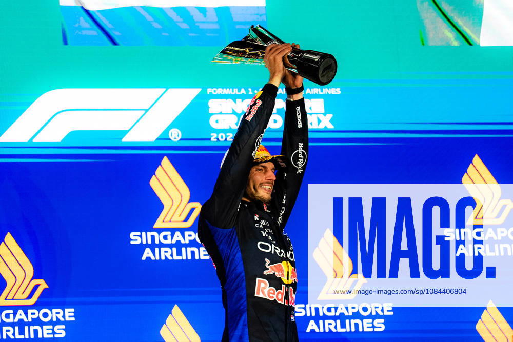 2026 Formula 1 Singapore Grand Prix - Podium MAX VERSTAPPEN 1 (NED) of Oracle Red Bull Racing (Red Bull Racing RB22) with the trophy on Sunday Race Day during the Formula 1 Singapore Airlines Singapore Grand Prix 2026 at Marina Bay Street Circuit, Singapore, on October 11, 2026. Photo by Antoine Lapeyre Reveries Agency via ABACAPRESS.COM Singapore Singapore