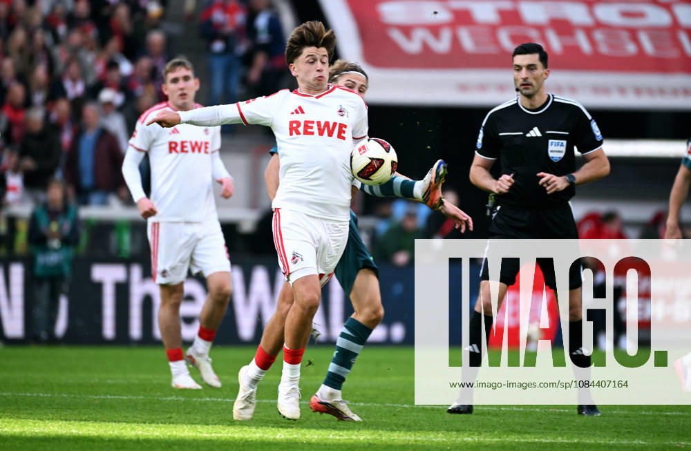 Cologne, Germany, 1. Bundesliga, Matchday 5, Rhein-Energie-Stadium Cologne, 1. FC Köln vs Bor. Mönchengladbach 2:1; Mikey Moore (FC), Hugo Bolin (BMG).