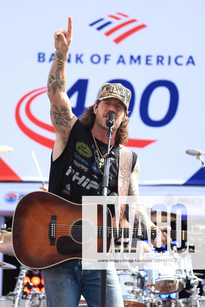 CHARLOTTE, NC - OCTOBER 11: American country music singer-songwriter and member of the country music duo Florida-Georgia line Tyler Hubbard performs a pre-race concert prior to the running of the NASCAR, Motorsport, USA Cup Series Playoffs Bank of America 400 race on October 11, 2026 at Charlotte Motor Speedway in Charlotte, NC. (Photo by Jeff Robinson Icon Sportswire) AUTO: OCT 11 NASCAR Cup Series Playoffs Bank of America 400 Icon2610119286400