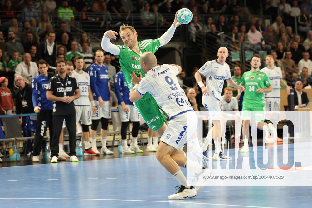 Handball, Opel HBL, Saison 2026 2027, 1.HBL, Füchse Berlin - TBV Lemgo Lippe, Max-Schmeling-Halle: Mathias Gidsel (Füchse Berlin, 19) gegen Christian O Sullivan (TBV Lemgo Lippe, 9) im Angriff Berlin Deutschkand