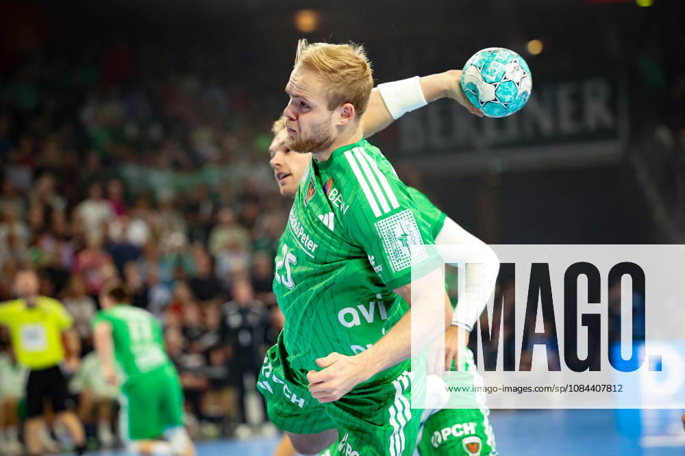 Handball, Opel HBL, Saison 2026 2027, 1.HBL, Füchse Berlin - TBV Lemgo Lippe, Max-Schmeling-Halle: Matthes Langhoff (Füchse Berlin, 25) im Angriff Berlin Deutschkand