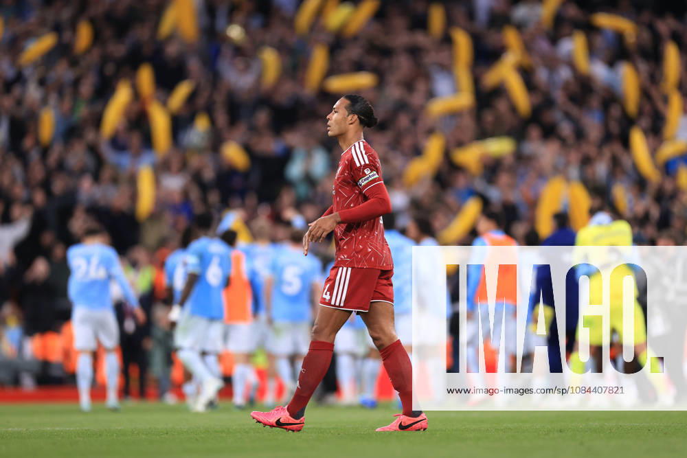 Liverpool v Manchester City 11th October 2026 - Premier League - Liverpool v Manchester City - Virgil van Dijk of Liverpool looks dejected - Photo: Simon Stacpoole Offside. Liverpool UK