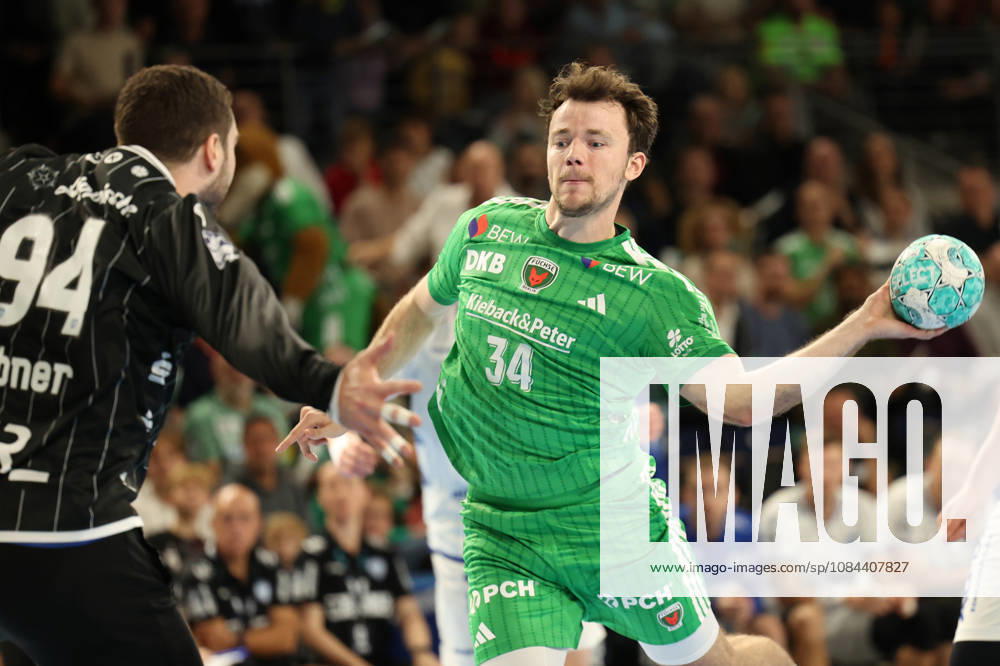 Handball, Opel HBL, Saison 2026 2027, 1.HBL, Füchse Berlin - TBV Lemgo Lippe, Max-Schmeling-Halle: Hakun West av Teigum (Füchse Berlin, 34) gegen Domenico Ebner (TBV Lemgo Lippe, 94) Berlin Deutschkand