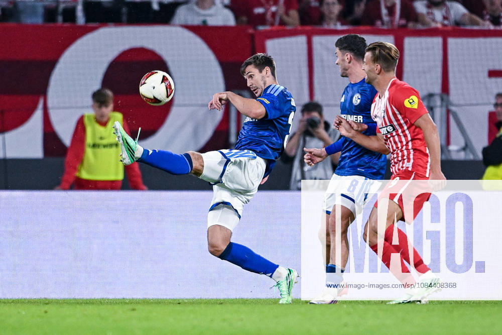 Fussball, Saison 2026 2027, Bundesliga, SC Freiburg - FC Schalke 04, Maximilian Wöber (FC Schalke 04) xRHR-FOTO YYx