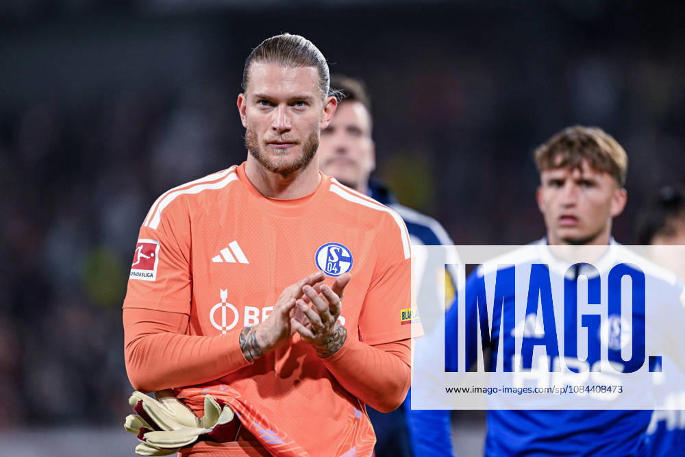 Fussball, Saison 2026 2027, Bundesliga, SC Freiburg - FC Schalke 04, Die Spieler des FC Schalke 04 sind nach Spielschluss enttäuscht, Torwart Loris Karius (FC Schalke 04) xRHR-FOTO YYx