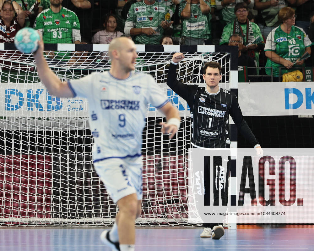 GER HBL Saison 2026 2027 FÜCHSE Berlin vs. TBV Lemgo, 11.10.26, MAX-SCHMELING-HALLE, Berlin, Constantin MÖSTL (TBV Lemgo Lippe 1), Faust, souverän, nach erfolgreicher Parade