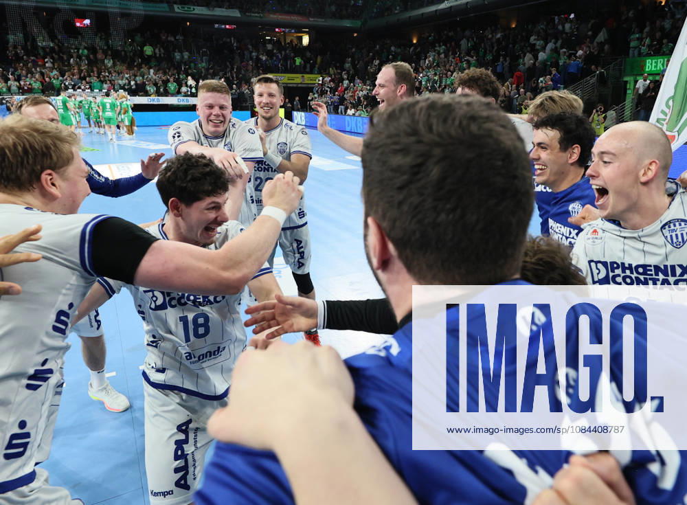 GER HBL Saison 2026 2027 FÜCHSE Berlin vs. TBV Lemgo, 11.10.26, MAX-SCHMELING-HALLE, Berlin, Team TBV Lemgo-Lippe feiert den Auswärtssieg gegen die FÜCHSE Berlin, Jubel, Tanz, Emotionen