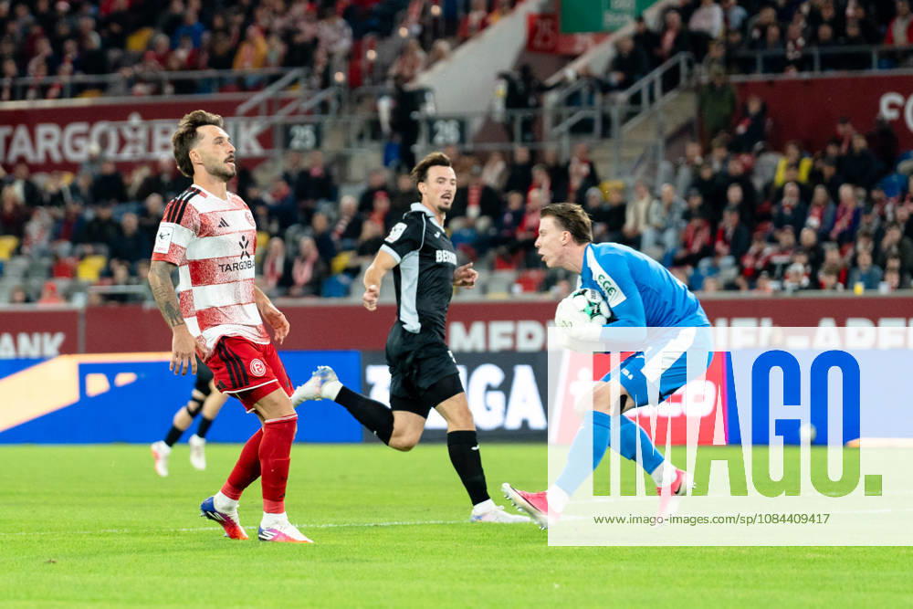 Deutschland: 3. Liga 2026 2027 Fortuna Düsseldorf vs. SC Verl 8. Spieltag 12.10.2026 Merkur Spiel-Arena (Nordrhein-Westfalen) Timo Schlieck (SC Verl, 1) Fabian Schleusener (Fortuna Dusseldorf, 24)