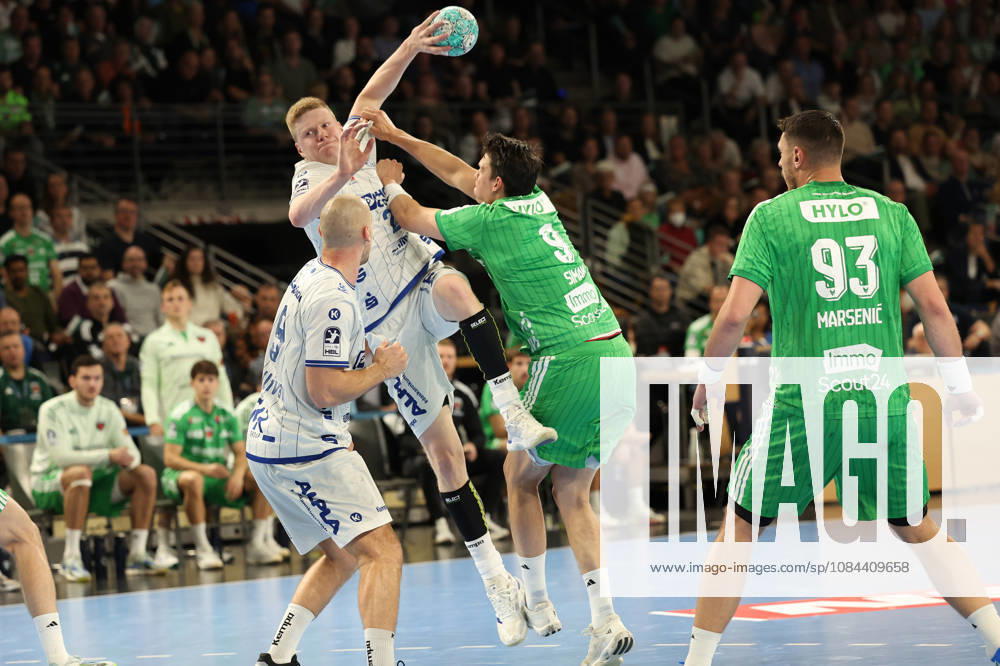 Handball, Opel HBL, Saison 2026 2027, 1.HBL, Füchse Berlin - TBV Lemgo Lippe, Max-Schmeling-Halle: Niels Gerardus Versteijnen (TBV Lemgo Lippe, 25) im Angriff Berlin Deutschkand