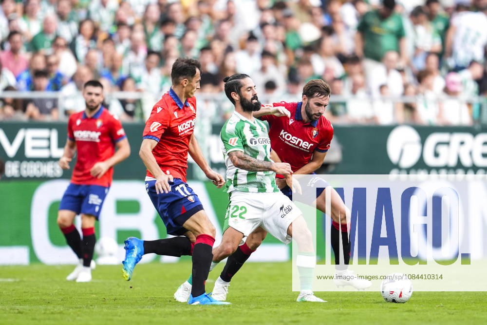 Jon Moncayola of CA Osasuna and Francisco Alarcon Isco of Real Betis Balompie in action during the Spanish league, LaLiga EA Sports, football match played between Real Betis and CA Osasuna at La Cartuja stadium on October 11, 2026, in Sevilla, Spain. Real Betis V CA Osasuna - LaLiga EA Sports - ZUMAa181 20261011_zaa_a181_262