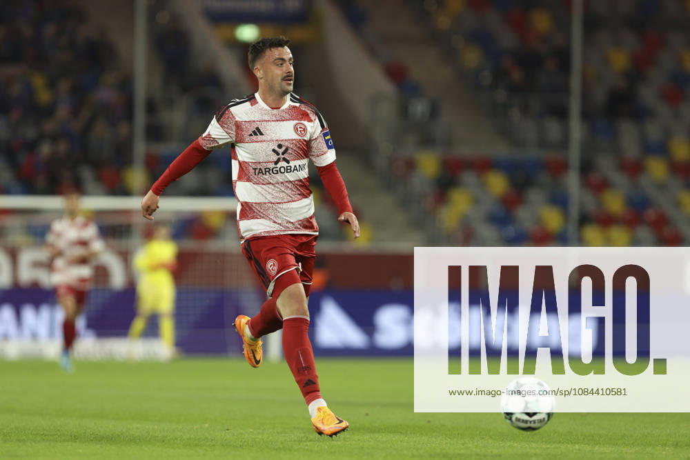 Philipp Foerster (Fortuna Duesseldorf) in Aktion, am Ball, Einzelaktion waehrend des Spiels der 3. Liga zwischen Fortuna Duesseldorf und SC Verl, Merkur Spiel-Arena am 11. October 2026 in Duesseldorf, Deutschland. (Foto von Oliver Kaelke DeFodi Images) +++ Philipp Foerster (Fortuna Duesseldorf) controls the ball during the 3. Liga match between Fortuna Duesseldorf and SC Verl at Merkur Spiel-Arena on October 11, 2026 in Dusseldorf, Germany. (Photo by Oliver Kaelke DeFodi Images) DFB DFL REGULATIONS PROHIBIT ANY USE OF PHOTOGRAPHS AS IMAGE SEQUENCES AND OR QUASI-VIDEO. (Photo by Oliver Kaelke DeFodi Images) -