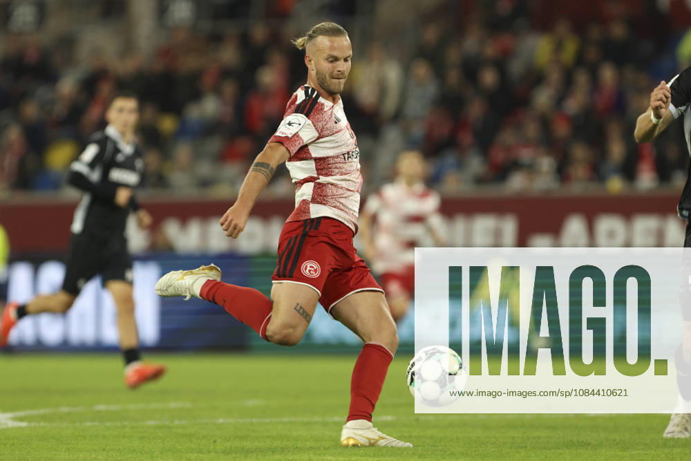 Jorrit Hendrix (Fortuna Duesseldorf) in Aktion, am Ball, Einzelaktion waehrend des Spiels der 3. Liga zwischen Fortuna Duesseldorf und SC Verl, Merkur Spiel-Arena am 11. October 2026 in Duesseldorf, Deutschland. (Foto von Oliver Kaelke DeFodi Images) +++ Jorrit Hendrix (Fortuna Duesseldorf) controls the ball during the 3. Liga match between Fortuna Duesseldorf and SC Verl at Merkur Spiel-Arena on October 11, 2026 in Dusseldorf, Germany. (Photo by Oliver Kaelke DeFodi Images) DFB DFL REGULATIONS PROHIBIT ANY USE OF PHOTOGRAPHS AS IMAGE SEQUENCES AND OR QUASI-VIDEO. (Photo by Oliver Kaelke DeFodi Images) -