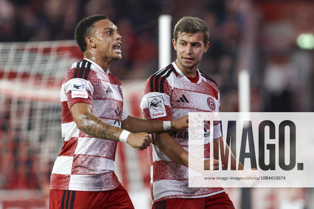 Tim Oberdorf (Fortuna Duesseldorf) Torjubel,jubelt mit seiner Mannschaft nach dem Treffer zum 1:0 waehrend des Spiels der 3. Liga zwischen Fortuna Duesseldorf und SC Verl, Merkur Spiel-Arena am 11. October 2026 in Duesseldorf, Deutschland. (Foto von Oliver Kaelke DeFodi Images) +++ Tim Oberdorf (Fortuna Duesseldorf) celebrates after scoring his team s first goal with teammates during the 3. Liga match between Fortuna Duesseldorf and SC Verl at Merkur Spiel-Arena on October 11, 2026 in Dusseldorf, Germany. (Photo by Oliver Kaelke DeFodi Images) DFB DFL REGULATIONS PROHIBIT ANY USE OF PHOTOGRAPHS AS IMAGE SEQUENCES AND OR QUASI-VIDEO. (Photo by Oliver Kaelke DeFodi Images) -