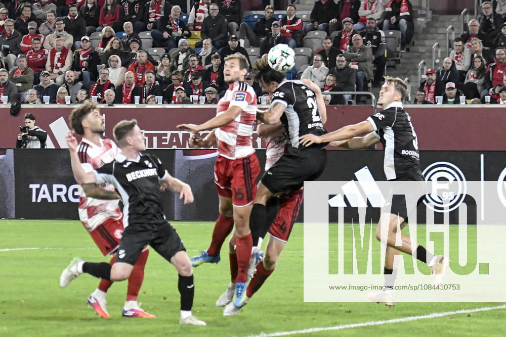 Tim Oberdorf (Duesseldorf 15) erzielt das Tor zum 1:0 11.10.2026 ¢ Fussball ¢ Fortuna Duesseldorf vs SC Verl, Merkur Spiel-Arena, Duesseldorf, DFB DFL REGULATIONS PROHIBIT ANY USE OF PHOTOGRAPHS AS IMAGE SEQUENCES AND OR QUASI-VIDEO
