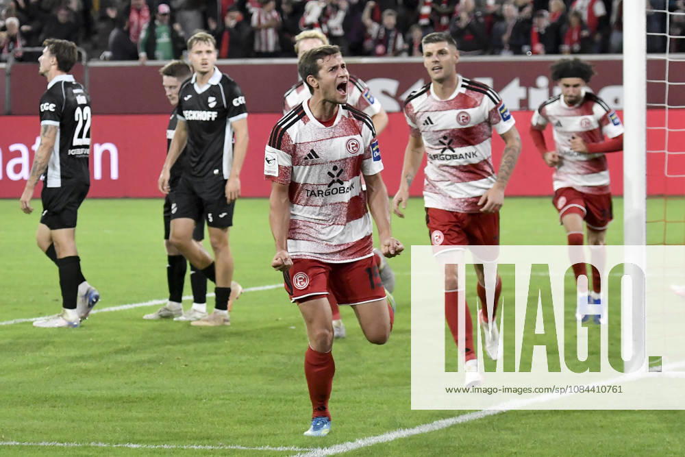 Tim Oberdorf (Duesseldorf 15) jubelt nach dem Tor zum 1:0 mit der Mannschaft 11.10.2026 ¢ Fussball ¢ Fortuna Duesseldorf vs SC Verl, Merkur Spiel-Arena, Duesseldorf, DFB DFL REGULATIONS PROHIBIT ANY USE OF PHOTOGRAPHS AS IMAGE SEQUENCES AND OR QUASI-VIDEO