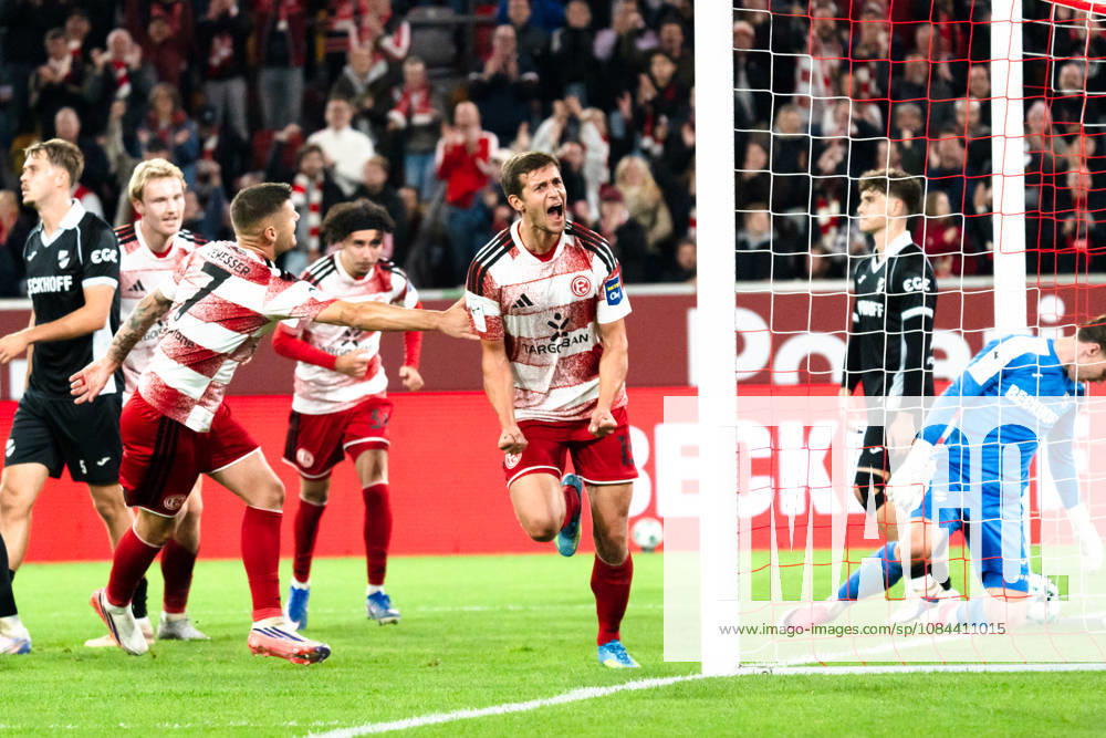 Deutschland: 3. Liga 2026 2027 Fortuna Düsseldorf vs. SC Verl 8. Spieltag 12.10.2026 Merkur Spiel-Arena (Nordrhein-Westfalen) Tor zum 1:0 durch Tim Oberdorf (Fortuna Dusseldorf, 15) Jubel Freude Emotionen Torjubel Erik Wekesser (Fortuna Dusseldorf, 7)