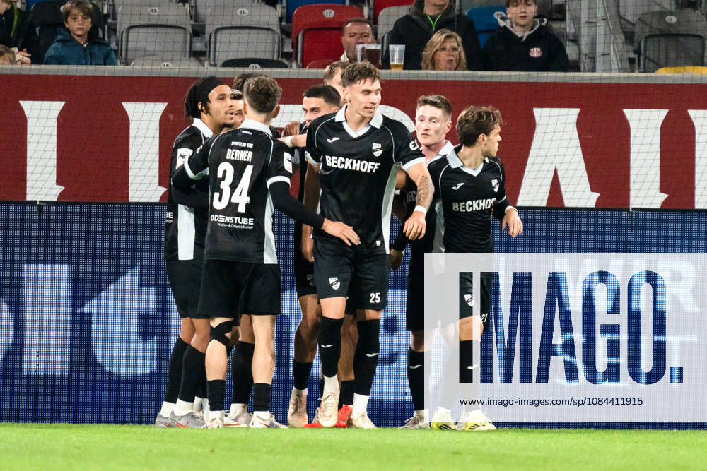 Deutschland: 3. Liga 2026 2027 Fortuna Düsseldorf vs. SC Verl 8. Spieltag 12.10.2026 Merkur Spiel-Arena (Nordrhein-Westfalen) Tor zum 1:1 durch Tim Heike (SC Verl, 25) Jubel Freude Emotionen Torjubel