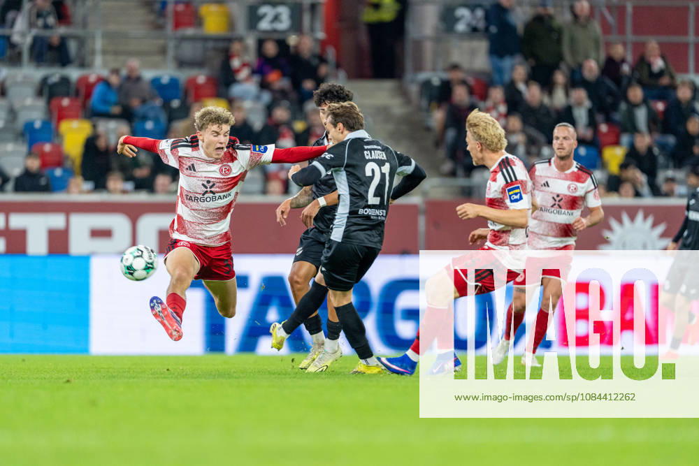 Elias Arden (Fortuna Düsseldorf, 38) springt in den Schuss von Mika Clausen (SC Verl, 21), Andre Leipold (SC Verl, 20), Andreas Mueller (Fortuna Düsseldorf, 06), Jorrit Hendrix (Fortuna Düsseldorf, 08) Fortuna Duesseldorf vs. SC Verl, Fussball, 3.Liga, 8.Spieltag, Saison 2026 27, 12.10.2026, DFL REGULATIONS PROHIBIT ANY USE OF PHOTOGRAPHS AS IMAGE SEQUENCES AND OR QUASI-VIDEO, Fortuna Duesseldorf vs. SC Verl, Fussball, 3.Liga, 8.Spieltag, Saison 2026 27, 12.10.2026 Düsseldorf