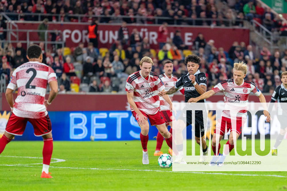 Lukas Bornschein (Fortuna Düsseldorf, 04) und Andreas Mueller (Fortuna Düsseldorf, 06) im Zweikampf mit Andre Leipold (SC Verl, 20) Fortuna Duesseldorf vs. SC Verl, Fussball, 3.Liga, 8.Spieltag, Saison 2026 27, 12.10.2026, DFL REGULATIONS PROHIBIT ANY USE OF PHOTOGRAPHS AS IMAGE SEQUENCES AND OR QUASI-VIDEO, Fortuna Duesseldorf vs. SC Verl, Fussball, 3.Liga, 8.Spieltag, Saison 2026 27, 12.10.2026 Düsseldorf
