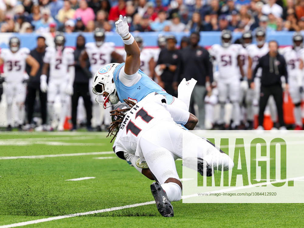NFL, American Football Herren, USA 2026: Texans Vs Titans OCT 11 Oct 11, 2026; Nashville, TN, USA; Tennessee Titans wide receiver Chimere Dike (17) is tackled by Houston Texans cornerback Tremon Smith (11) on a punt return during the NFL regular season game between the Houston Texans and Tennessee Titans at Nissan Stadium. Mandatory Credit: Stephen Furst-Cal Media (Credit Image: Â Stephen Furst Cal Sport Media) Nashville Tn USA