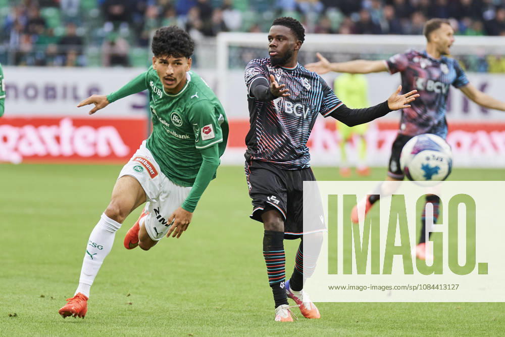 Brack Super League 2026 2027 FC St. Gallen 1879 vs. FC Lausanne St. Gallen, Schweiz St. Gallen, Schweiz, 11. Oktober 2026. Mostafa Heydari gegen Nathan Butler-Oyedeji während des Brack Super League Spiels FC St. Gallen 1879 gegen FC Lausanne-Sport in St. Gallen.