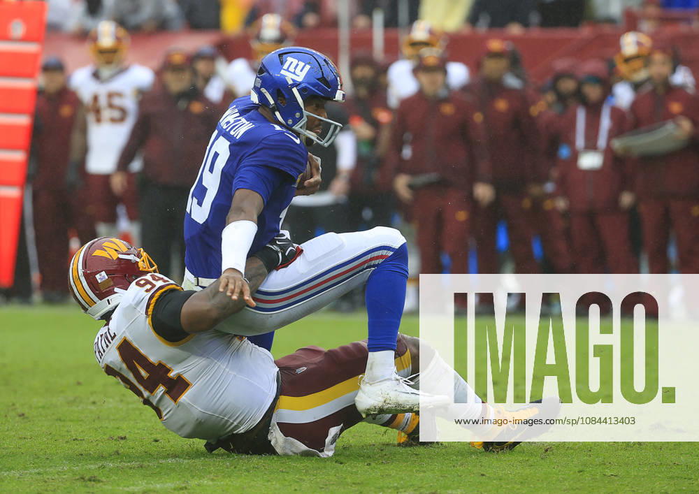 New York Giants QB 19 Jameis Winston is sacked by Washington Commanders NT 94 Daron Payne during the Washington Commanders game against the New York Giants at Northwest Stadium in Landover, MD. CSM NFL, American Football Herren, USA 2026: Washington Commanders Vs New York Giants OCT 11 - ZUMAc04_ 20261011_zma_c04_059