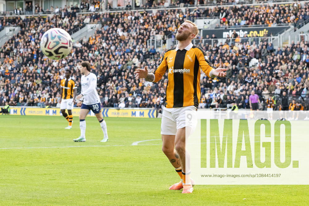 Hull City v Everton Premier League Oliver McBurnie of Hull City during the Premier League match between Hull City and Everton at the MKM Stadium, Hull. 11 10 2026 UK Newspapers OUT