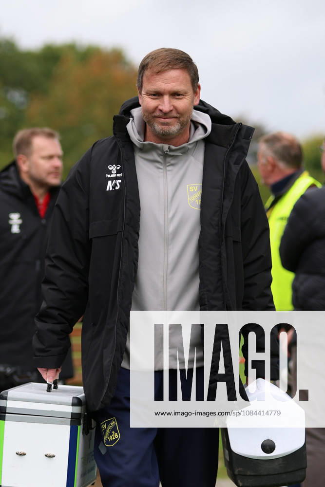 Fußball I Herren I Saison 2026-2027 I Regionalliga Nord I 13. Spieltag I SV Todesfelde - SC Weiche Flensburg I 11.10.2026 Marc Springmann (Physiotherapeut, SV Todesfelde) Todesfelde Joda-Sportpark Schleswig Holstein Deutschland