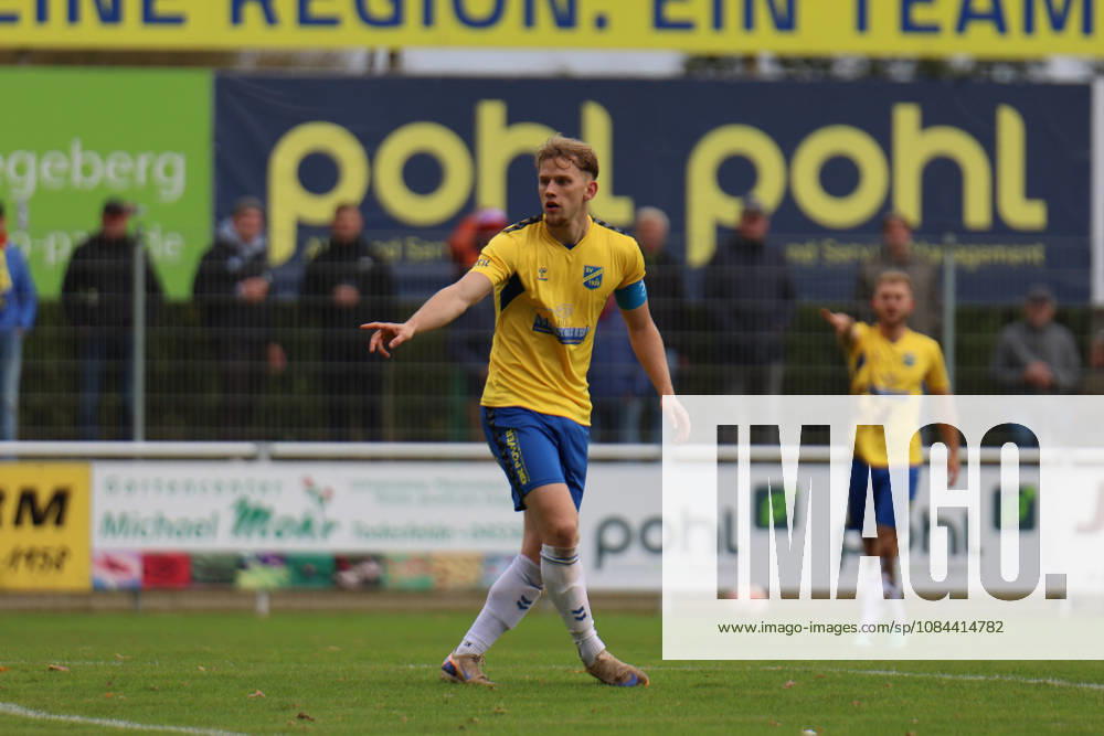 Fußball I Herren I Saison 2026-2027 I Regionalliga Nord I 13. Spieltag I SV Todesfelde - SC Weiche Flensburg I 11.10.2026 Pawel Erfmann (6, SV Todesfelde) Todesfelde Joda-Sportpark Schleswig Holstein Deutschland