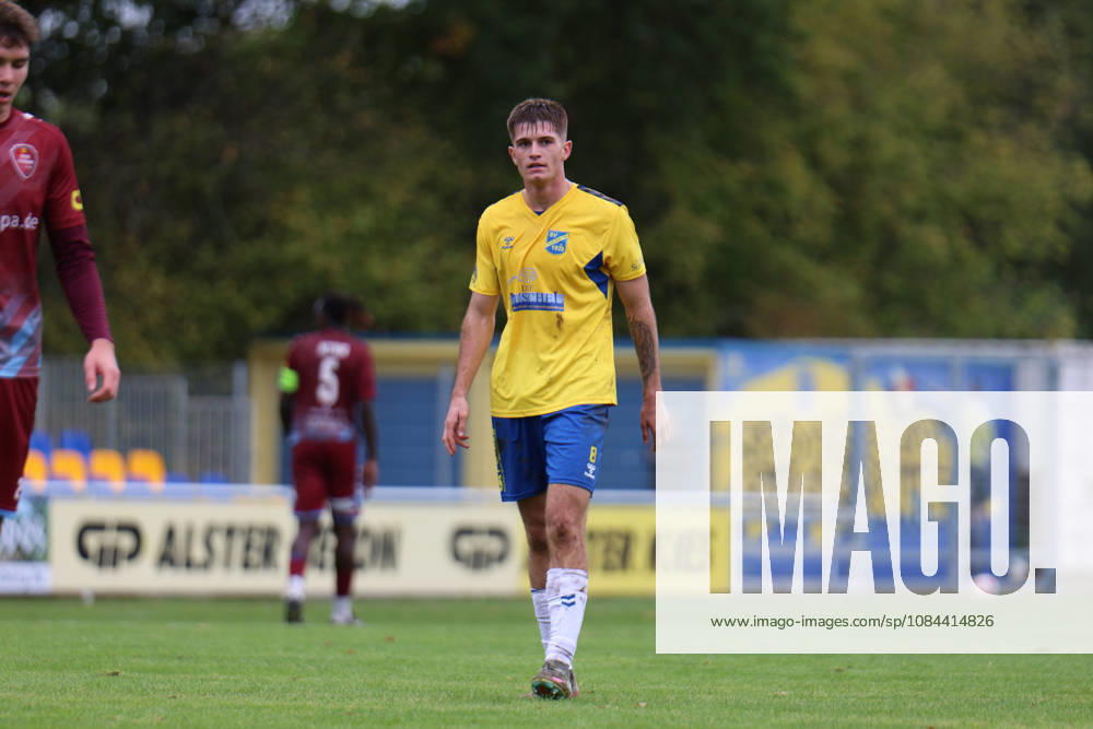 Fußball I Herren I Saison 2026-2027 I Regionalliga Nord I 13. Spieltag I SV Todesfelde - SC Weiche Flensburg I 11.10.2026 Ben Luca Jablonski (8, SV Todesfelde) Todesfelde Joda-Sportpark Schleswig Holstein Deutschland