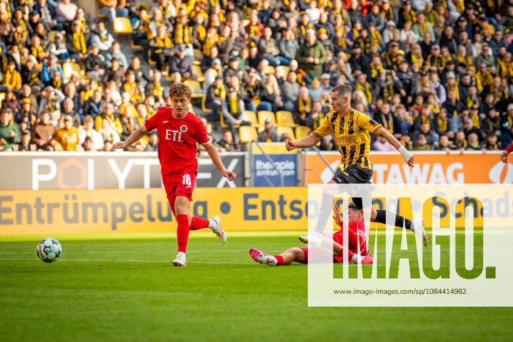Georg Ermolaev (Alemannia Aachen, 20) und Tim Kloss (FC Viktoria Koeln, 18) TSV Alemannia Aachen vs. FC Viktoria Koeln, Fussball, 3. Liga, 8. Spieltag, Saison 2026 2027, 11.10.2026 DFB REGULATIONS PROHIBIT ANY USE OF PHOTOGRAPHS AS IMAGE SEQUENCES AND OR QUASI-VIDEO TSV Alemannia Aachen vs. FC Viktoria Koeln, Fussball, 3. Liga, 8. Spieltag, Saison 2026 2027, 11.10.2026 Aachen