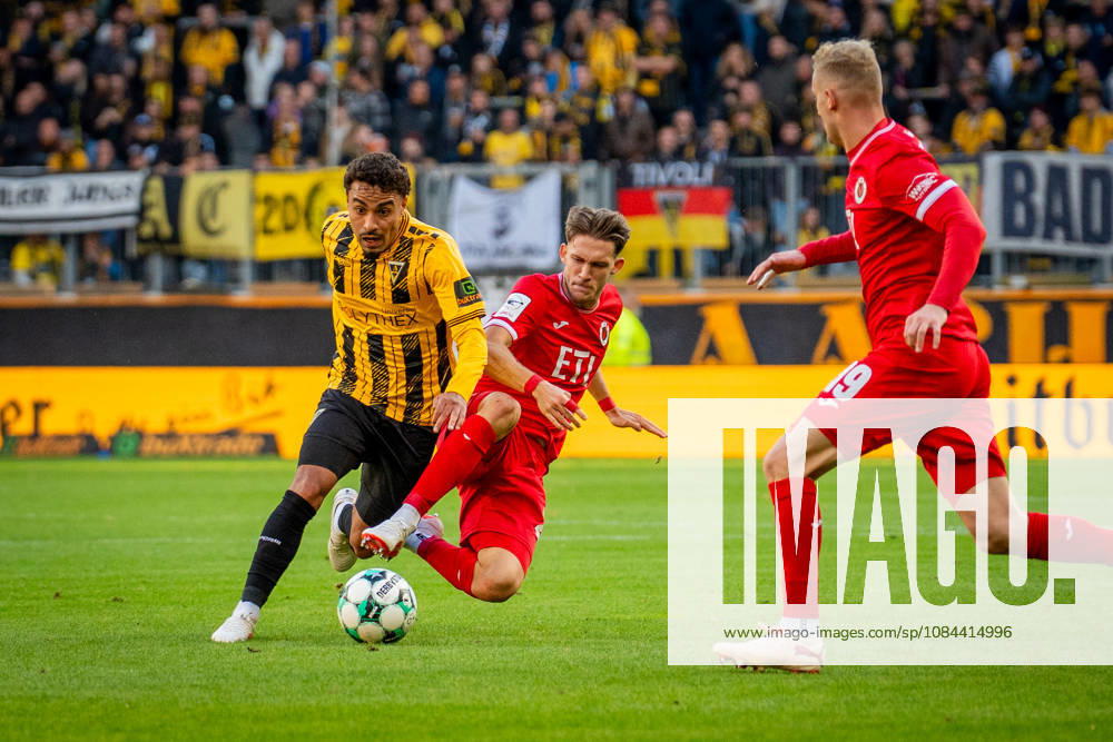 Mehdi Loune (Alemannia Aachen, 10) gegen Pascal Fallmann (FC Viktoria Koeln, 28) TSV Alemannia Aachen vs. FC Viktoria Koeln, Fussball, 3. Liga, 8. Spieltag, Saison 2026 2027, 11.10.2026 DFB REGULATIONS PROHIBIT ANY USE OF PHOTOGRAPHS AS IMAGE SEQUENCES AND OR QUASI-VIDEO TSV Alemannia Aachen vs. FC Viktoria Koeln, Fussball, 3. Liga, 8. Spieltag, Saison 2026 2027, 11.10.2026 Aachen