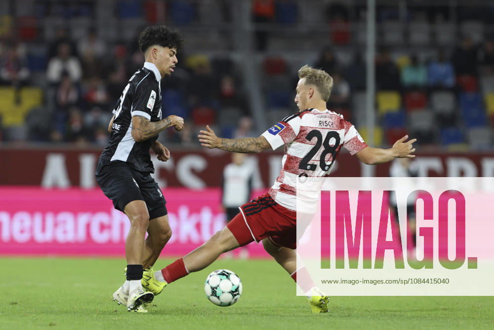 Andre Leipold (SC Verl) und Sascha Risch (Fortuna Duesseldorf) im Zweikampf waehrend des Spiels der 3. Liga zwischen Fortuna Duesseldorf und SC Verl, Merkur Spiel-Arena am 11. October 2026 in Duesseldorf, Deutschland. (Foto von Oliver Kaelke DeFodi Images) +++ Andre Leipold (SC Verl) und Sascha Risch (Fortuna Duesseldorf) battle for the ball during the 3. Liga match between Fortuna Duesseldorf and SC Verl at Merkur Spiel-Arena on October 11, 2026 in Dusseldorf, Germany. (Photo by Oliver Kaelke DeFodi Images) DFB DFL REGULATIONS PROHIBIT ANY USE OF PHOTOGRAPHS AS IMAGE SEQUENCES AND OR QUASI-VIDEO. (Photo by Oliver Kaelke DeFodi Images) -