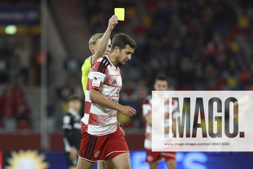 Tim Oberdorf (Fortuna Duesseldorf) erhaelt die gelbe Karte waehrend des Spiels der 3. Liga zwischen Fortuna Duesseldorf und SC Verl, Merkur Spiel-Arena am 11. October 2026 in Duesseldorf, Deutschland. (Foto von Oliver Kaelke DeFodi Images) +++ Tim Oberdorf (Fortuna Duesseldorf) gets the yellow card during the 3. Liga match between Fortuna Duesseldorf and SC Verl at Merkur Spiel-Arena on October 11, 2026 in Dusseldorf, Germany. (Photo by Oliver Kaelke DeFodi Images) DFB DFL REGULATIONS PROHIBIT ANY USE OF PHOTOGRAPHS AS IMAGE SEQUENCES AND OR QUASI-VIDEO. (Photo by Oliver Kaelke DeFodi Images) -
