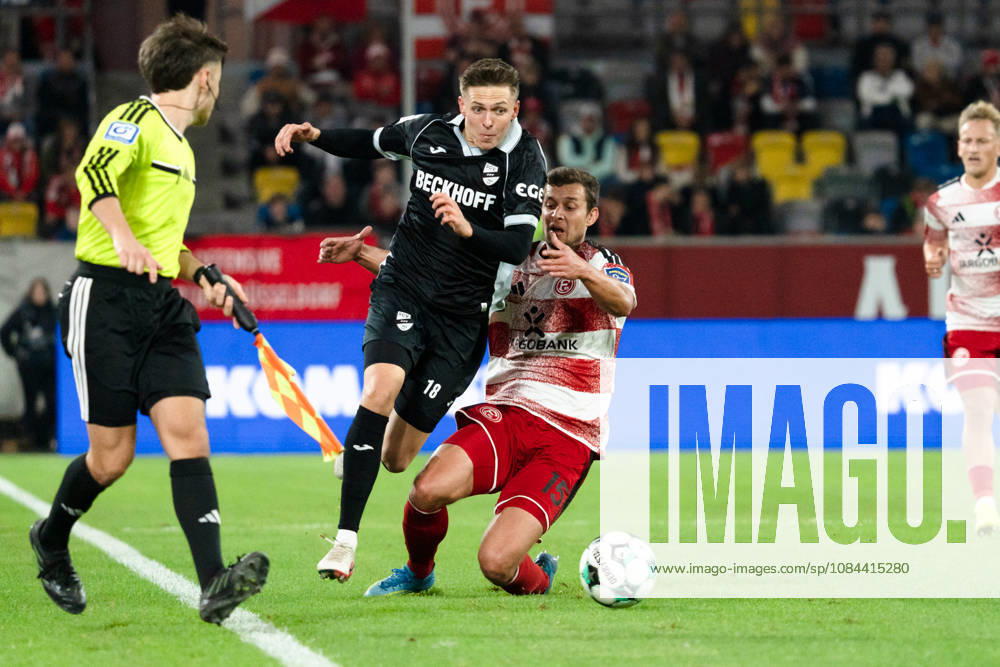 Deutschland: 3. Liga 2026 2027 Fortuna Düsseldorf vs. SC Verl 8. Spieltag 12.10.2026 Merkur Spiel-Arena (Nordrhein-Westfalen) Tim Oberdorf (Fortuna Dusseldorf, 15) Fabian Wessig (SC Verl, 18) Zweikampf Duell