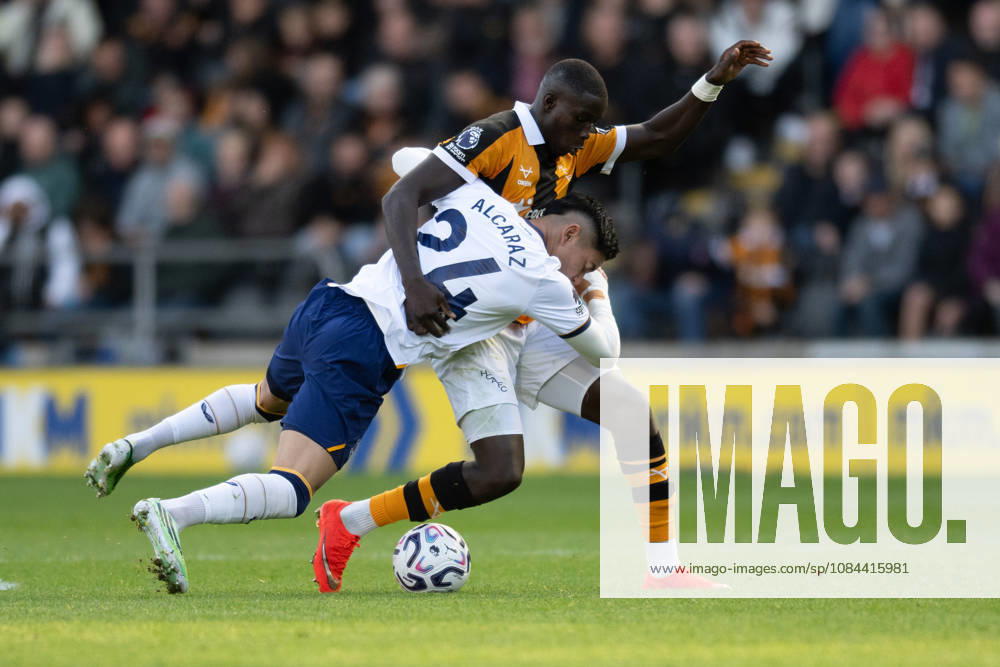Hull City v Everton Premier League Nobel Mendy of Hull City clashes with Carlos Alcaraz of Everton during the Premier League match between Hull City and Everton at the MKM Stadium, Hull. 11 10 2026 UK Newspapers OUT