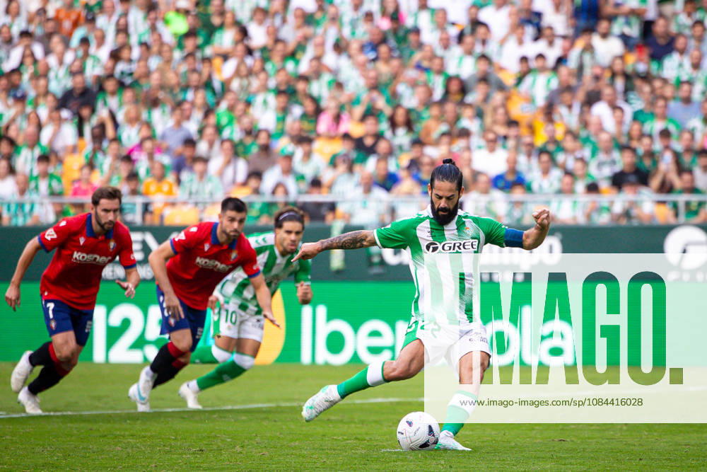 Real Betis and CA Osasuna - LaLiga EA Sports SEVILLA, SPAIN - OCTOBER 11: Francisco Alarcon Isco of Real Betis shooting to goal during the LaLiga EA Sports 2026 27 match between Real Betis and CA Osasuna at La Cartuja Stadium on October 11, 2026 in Sevilla, Spain. (Photo by Rafael Roman Photo Players Images Magara Press) Sevilla La Cartuja Stadium Spain