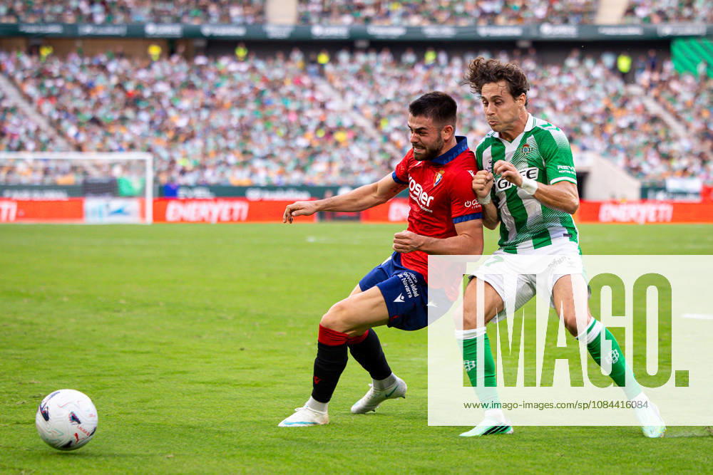 Real Betis and CA Osasuna - LaLiga EA Sports SEVILLA, SPAIN - OCTOBER 11: Rodrigo Riquelme Roro of Real Betis competing for the ball during the LaLiga EA Sports 2026 27 match between Real Betis and CA Osasuna at La Cartuja Stadium on October 11, 2026 in Sevilla, Spain. (Photo by Rafael Roman Photo Players Images Magara Press) Sevilla La Cartuja Stadium Spain