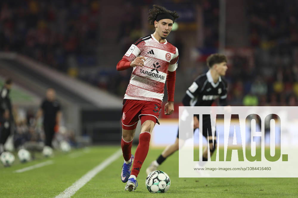 Anas Slimani (Fortuna Duesseldorf) in Aktion, am Ball, Einzelaktion waehrend des Spiels der 3. Liga zwischen Fortuna Duesseldorf und SC Verl, Merkur Spiel-Arena am 11. October 2026 in Duesseldorf, Deutschland. (Foto von Oliver Kaelke DeFodi Images) +++ Anas Slimani (Fortuna Duesseldorf) controls the ball during the 3. Liga match between Fortuna Duesseldorf and SC Verl at Merkur Spiel-Arena on October 11, 2026 in Dusseldorf, Germany. (Photo by Oliver Kaelke DeFodi Images) DFB DFL REGULATIONS PROHIBIT ANY USE OF PHOTOGRAPHS AS IMAGE SEQUENCES AND OR QUASI-VIDEO. (Photo by Oliver Kaelke DeFodi Images) -