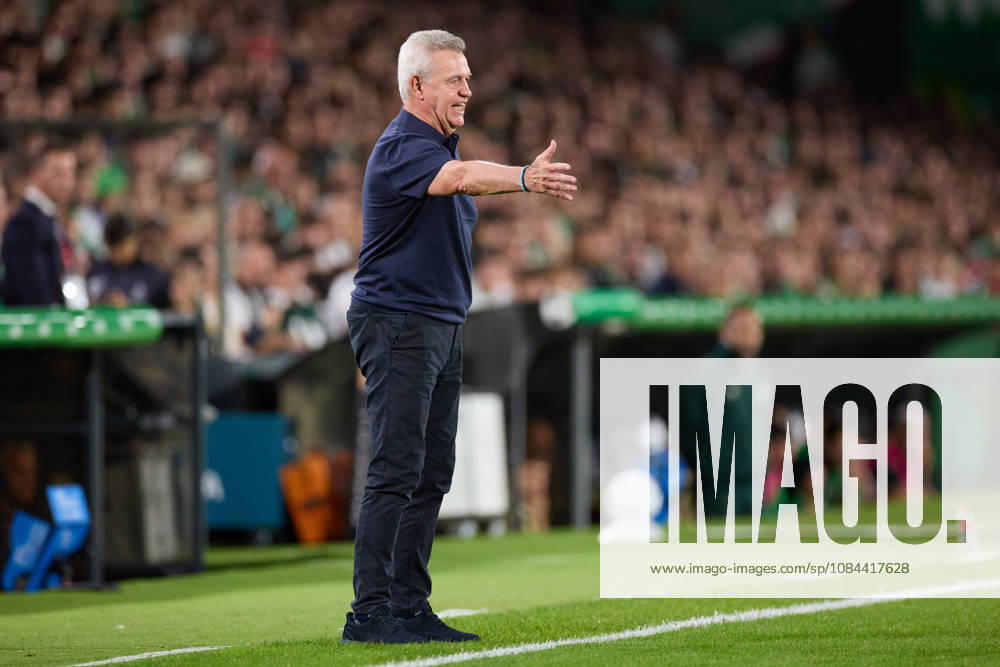 Javier Aguirre head coach of Valencia CF reacts during the LaLiga EA Sports match between Real Racing Club de Santander and Valencia CF at Campos de de El Sardinero on October 11, 2026, in Santander, Spain. Santander Spain - ZUMAa181 20261011_zaa_a181_362